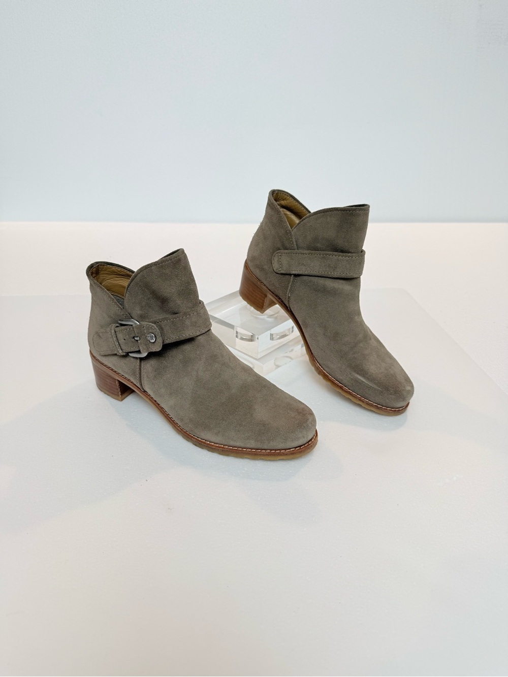 Stuart Weitzman Gray Taupe Suede Buckle Ankle Boots Women’s 6.5M